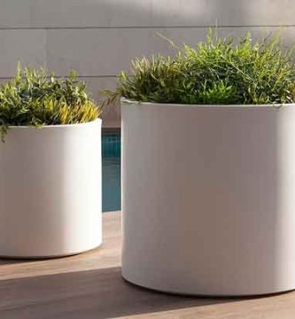 Macetas decorativas grandes para interior y exterior.